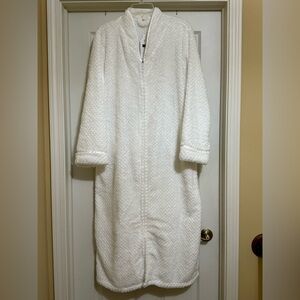 NWT Muyuxin Plush White Women's Full Length Zippered Robe with Pockets
